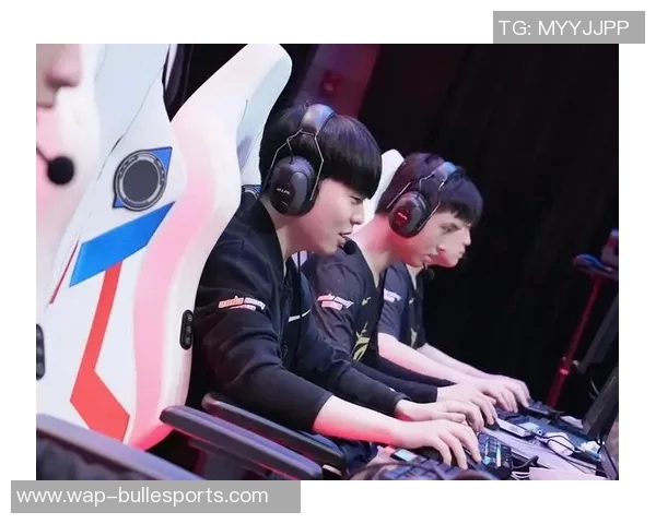 S15LOL赛事精彩回顾和平精英V5团队默契配合深度解析